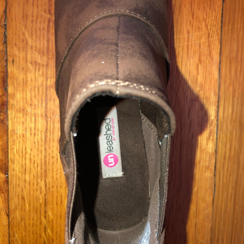 Brown bootie